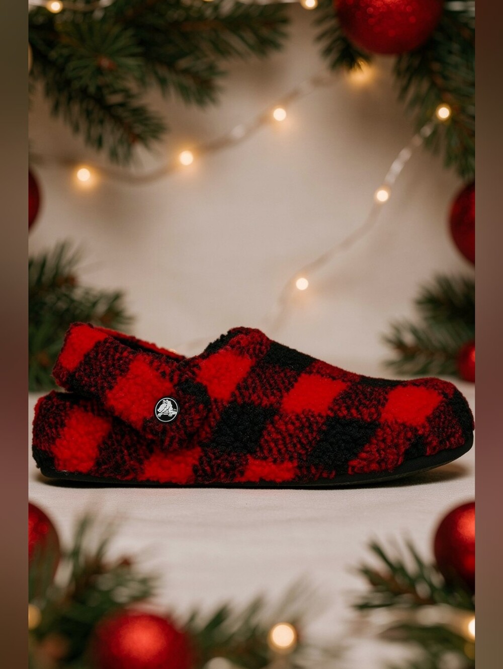 CROCS Classic Buffalo Check Cozy Slippers Women's 6/ Mens 4 Varsity Red NWT